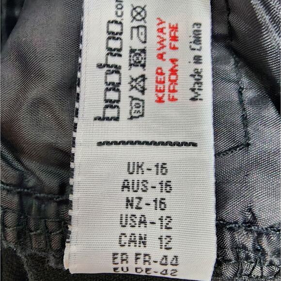 NEW Boohoo Jeans Womens 12 Black High Rise Distressed Straight Leg Stretch Denim - Picture 7 of 13